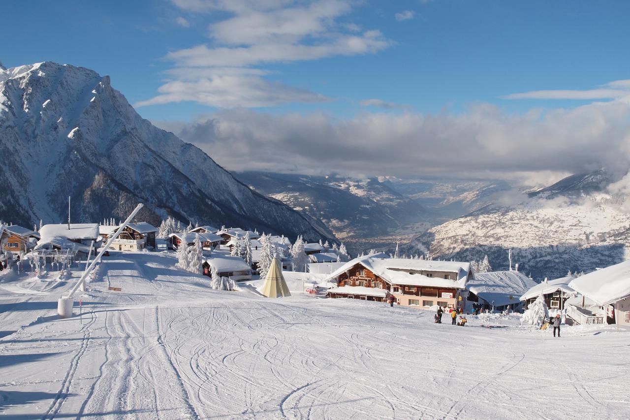 Gruppenhaus Im Walliser Alpstyle Rosswald Zewnętrze zdjęcie